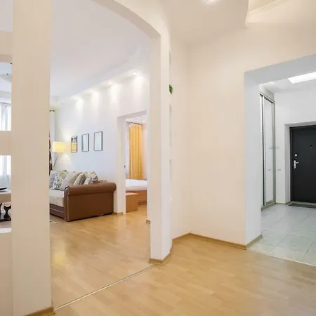 Likehome On Nezavisimosti Avenue * Minsk