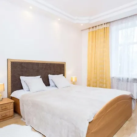 Likehome On Nezavisimosti Avenue Apartment