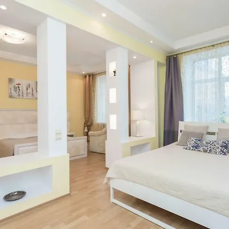 Likehome On Nezavisimosti Avenue Апартаменти