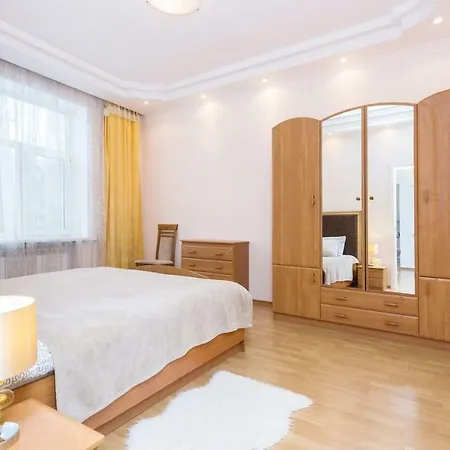 Likehome On Nezavisimosti Avenue Apartment Minsk